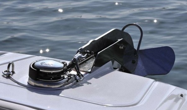 boat-anchor-winch-installation